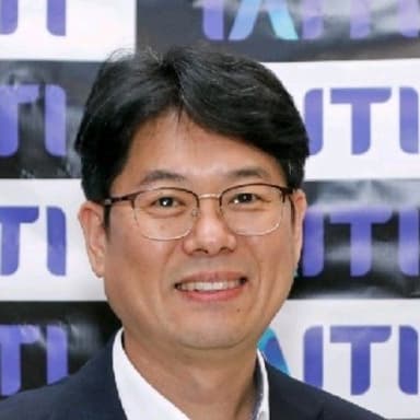 Photo of Timothy Jung